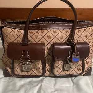 Vintage Dooney and Bourne handbag.